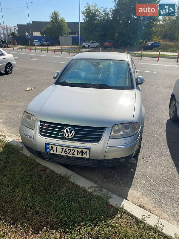 Седан Volkswagen Passat 2004 в  фото Седан Volkswagen Passat 2004 в