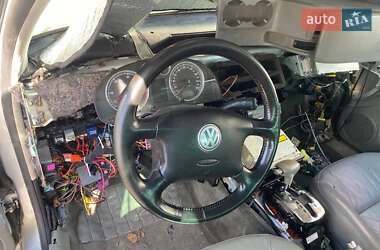 Седан Volkswagen Passat 2004 в  фото 6 Седан Volkswagen Passat 2004 в