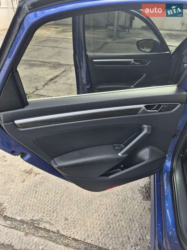 Седан Volkswagen Passat 2016 в Александрие