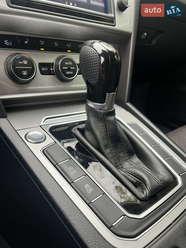 Универсал Volkswagen Passat 2016 в Львове фото 11 Универсал Volkswagen Passat 2016 в Львове