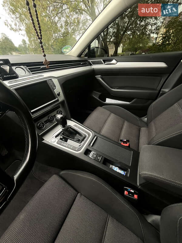 Универсал Volkswagen Passat 2016 в Львове фото 14 Универсал Volkswagen Passat 2016 в Львове
