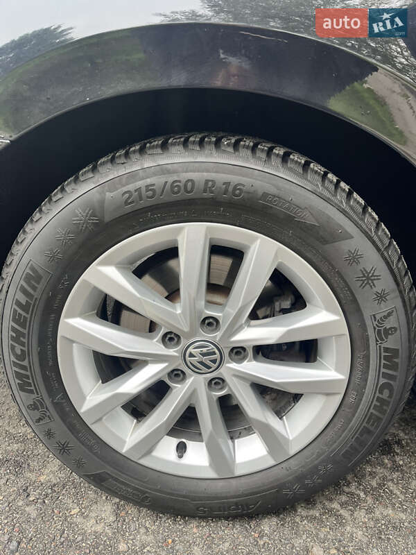 Универсал Volkswagen Passat 2016 в Львове фото 24 Универсал Volkswagen Passat 2016 в Львове