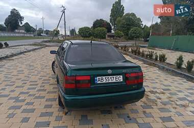 Седан Volkswagen Passat 1995 в 