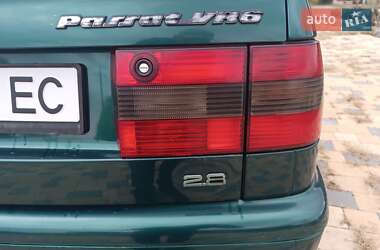 Седан Volkswagen Passat 1995 в 