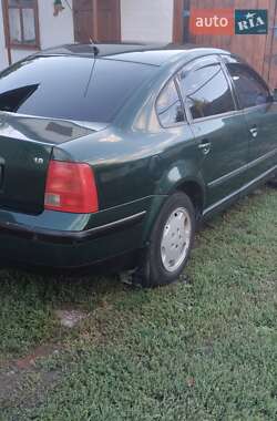 Седан Volkswagen Passat 1999 в  фото 8 Седан Volkswagen Passat 1999 в