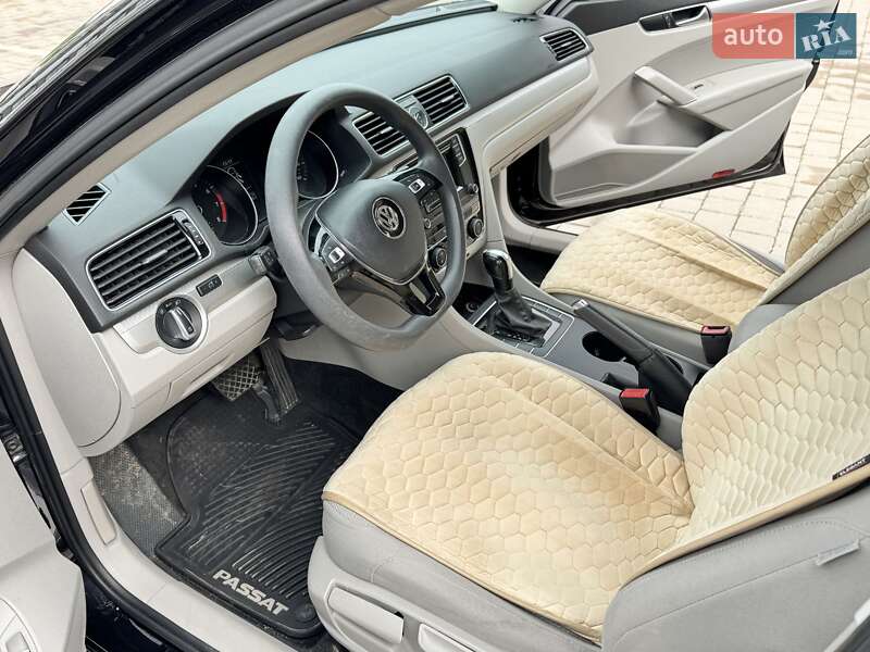 Седан Volkswagen Passat 2016 в Луцьку