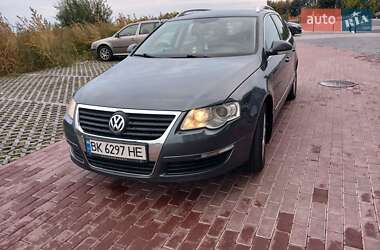 Универсал Volkswagen Passat 2009 в Ровно