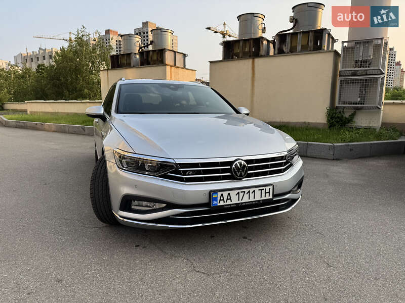 Универсал Volkswagen Passat 2022 в Киеве фото 2 Универсал Volkswagen Passat 2022 в Киеве
