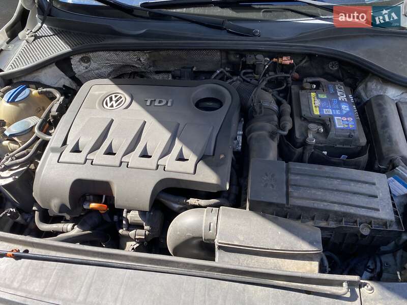 Седан Volkswagen Passat 2011 в Одессе
