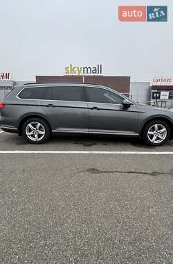 Універсал Volkswagen Passat 2016 в Києві