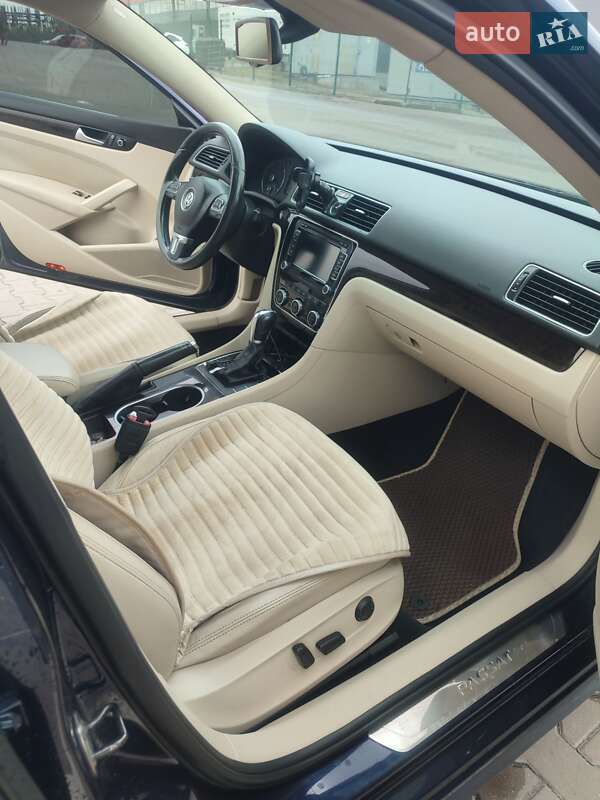 Седан Volkswagen Passat 2013 в Киеве