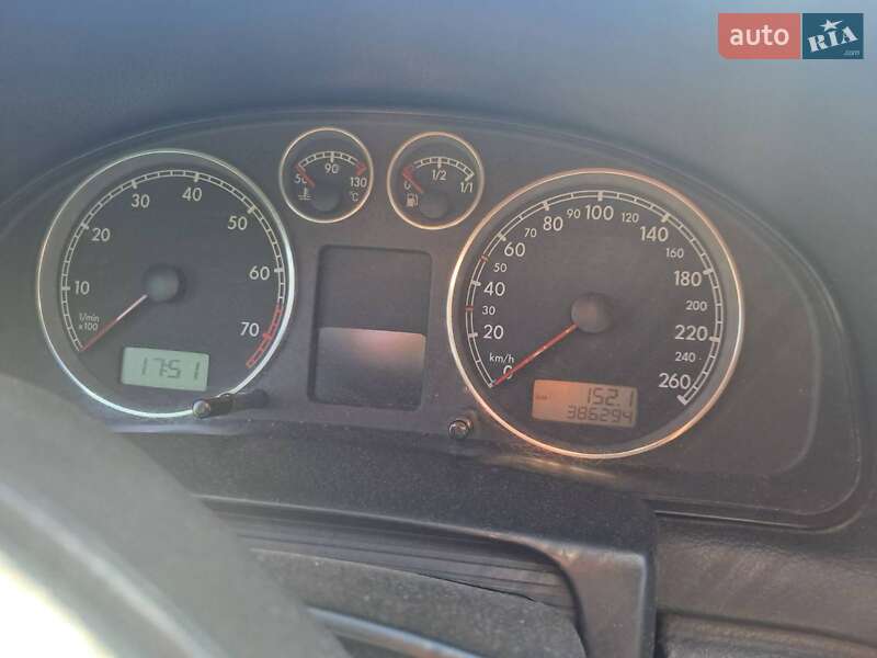 Седан Volkswagen Passat 2003 в Києві фото 3 Седан Volkswagen Passat 2003 в Києві