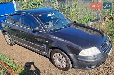 Седан Volkswagen Passat 2003 в Києві