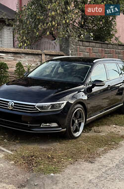 Універсал Volkswagen Passat 2016 в Житомирі