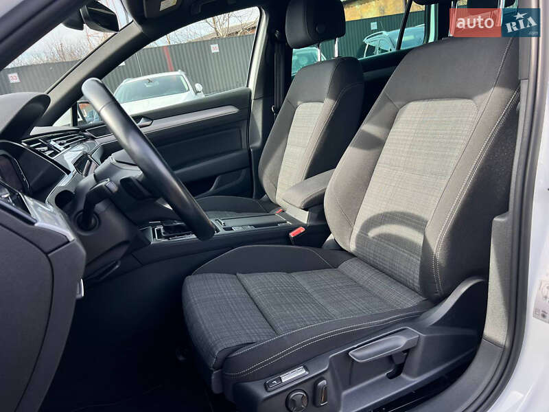 Универсал Volkswagen Passat 2021 в Луцке