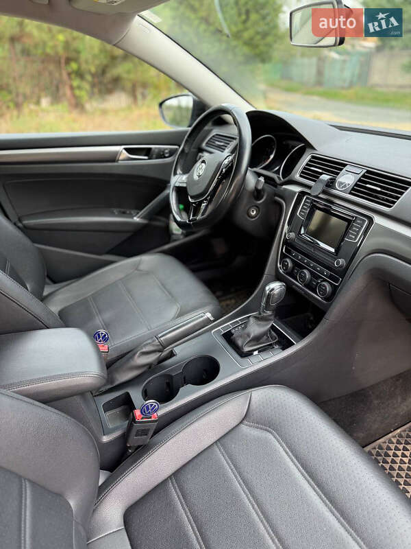 Седан Volkswagen Passat 2016 в Кривом Роге