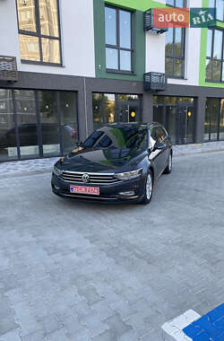 Універсал Volkswagen Passat 2020 в Вараші