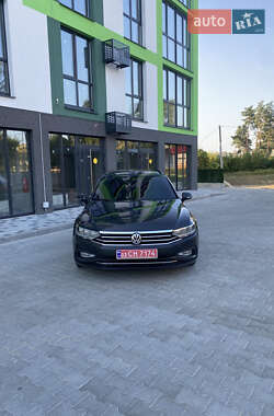Універсал Volkswagen Passat 2020 в Вараші