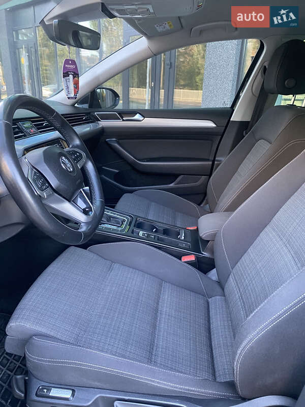 Универсал Volkswagen Passat 2020 в Вараше фото 27 Универсал Volkswagen Passat 2020 в Вараше