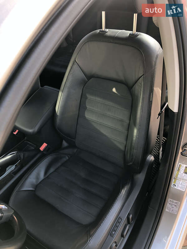 Седан Volkswagen Passat 2013 в Киеве