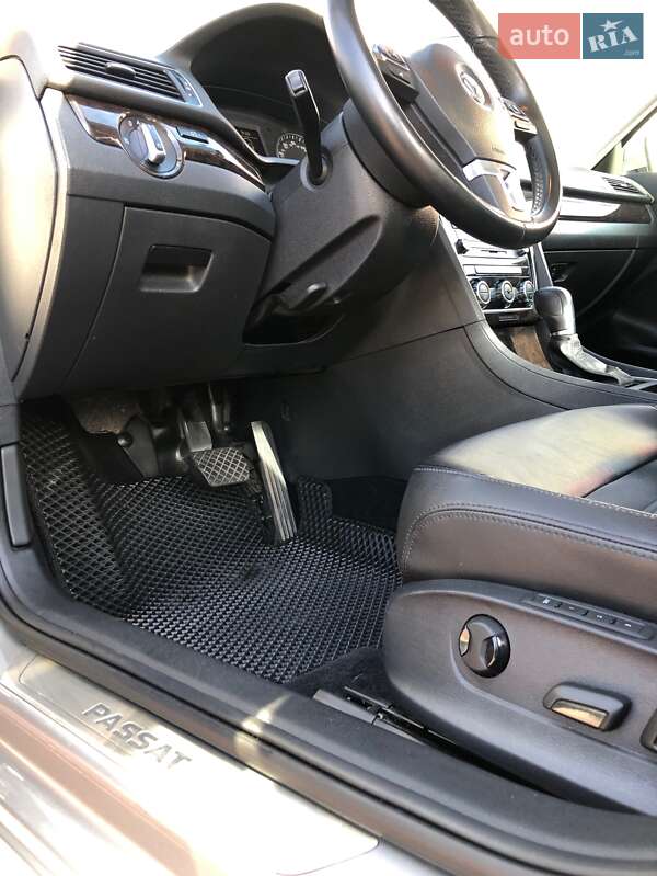 Седан Volkswagen Passat 2013 в Киеве