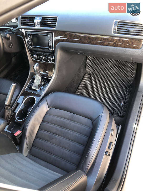 Седан Volkswagen Passat 2013 в Киеве