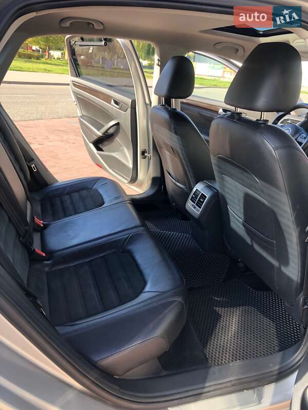 Седан Volkswagen Passat 2013 в Киеве