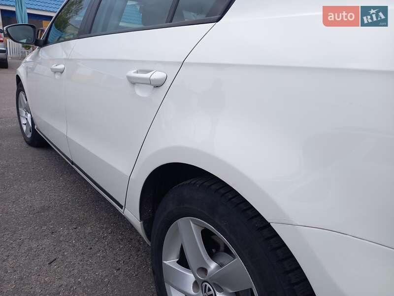Седан Volkswagen Passat 2012 в Черкассах