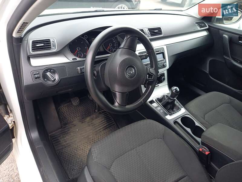 Седан Volkswagen Passat 2012 в Черкассах