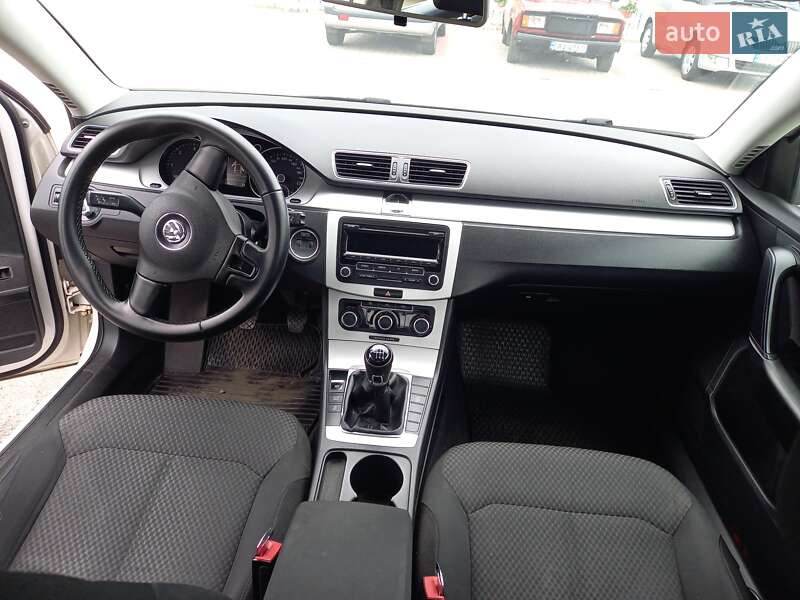 Седан Volkswagen Passat 2012 в Черкассах