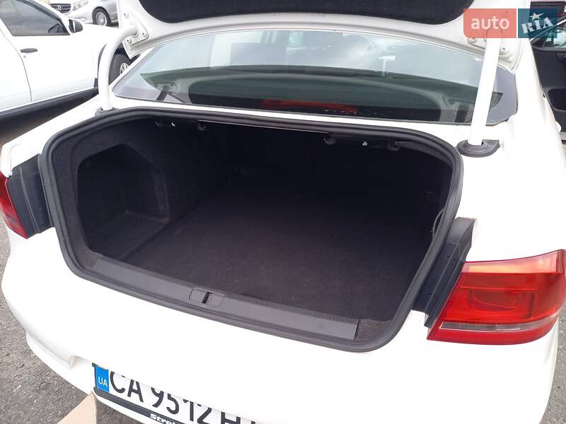 Седан Volkswagen Passat 2012 в Черкассах