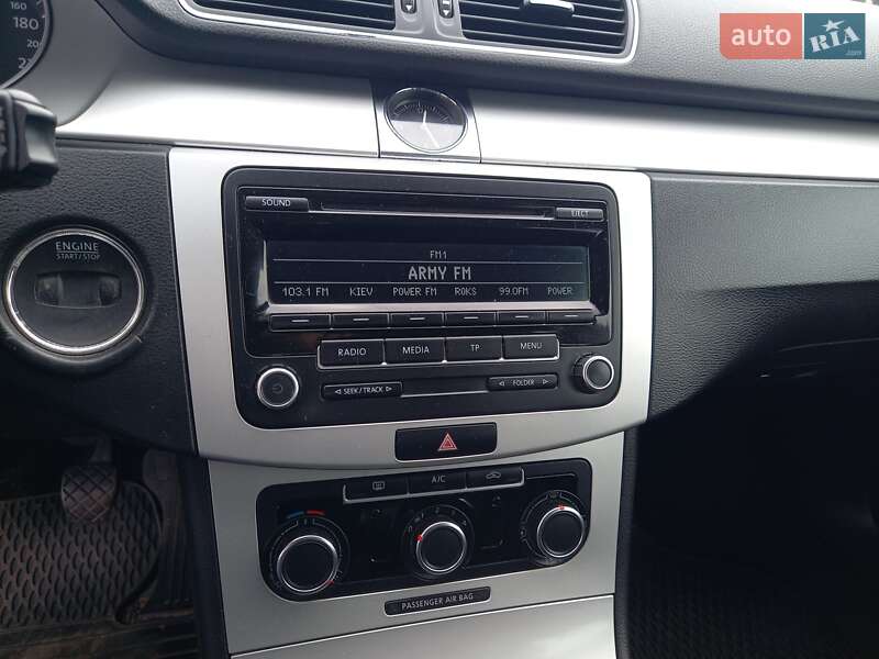 Седан Volkswagen Passat 2012 в Черкассах