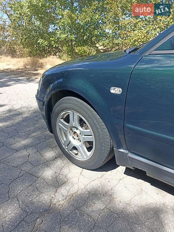Универсал Volkswagen Passat 1998 в Одессе
