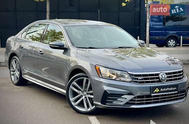 Седан Volkswagen Passat 2016 в Києві