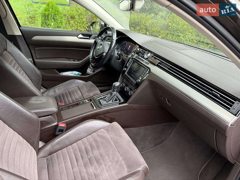 Седан Volkswagen Passat 2015 в Киеве