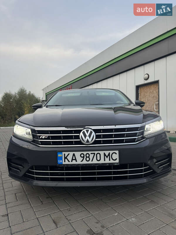 Седан Volkswagen Passat 2016 в Києві