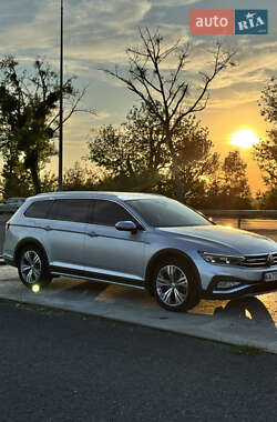 Універсал Volkswagen Passat 2019 в Києві