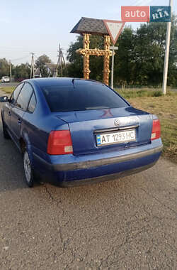 Седан Volkswagen Passat 1996 в Чернівцях