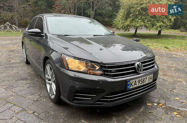 Седан Volkswagen Passat 2016 в Києві