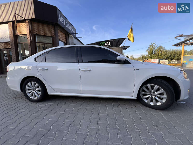 Седан Volkswagen Passat 2014 в Хмельницком