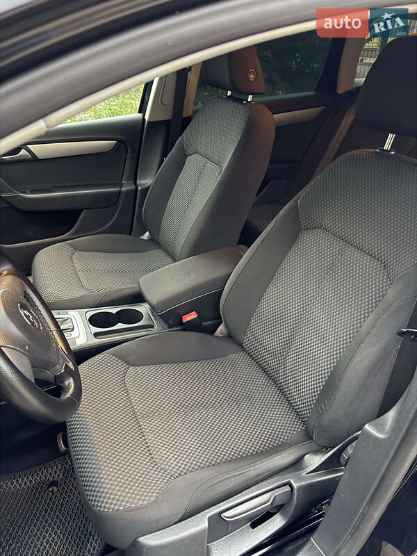 Універсал Volkswagen Passat 2013 в Радомишлі