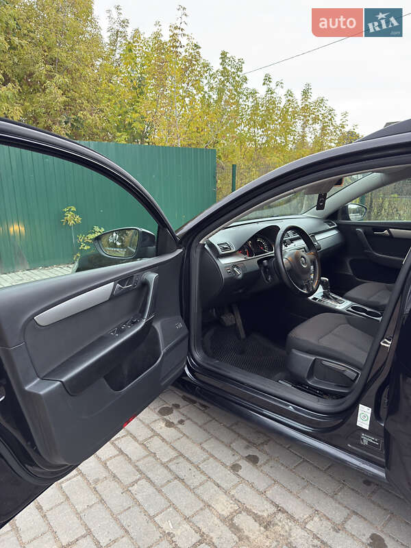 Універсал Volkswagen Passat 2013 в Радомишлі