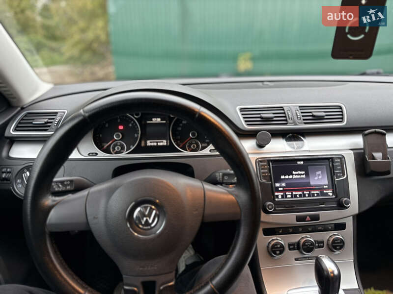 Універсал Volkswagen Passat 2013 в Радомишлі