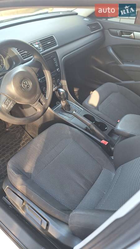 Седан Volkswagen Passat 2014 в Днепре