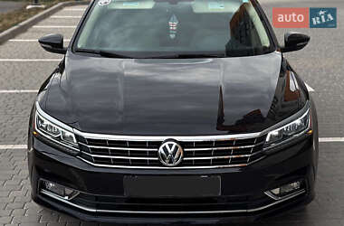 Седан Volkswagen Passat 2018 в Киеве