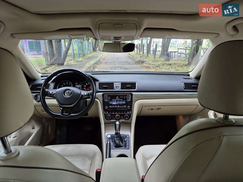 Седан Volkswagen Passat 2016 в Киеве