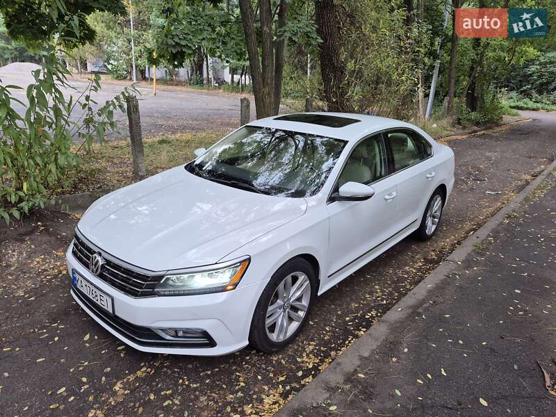 Седан Volkswagen Passat 2016 в Киеве