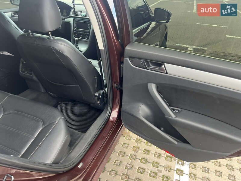 Седан Volkswagen Passat 2013 в Киеве
