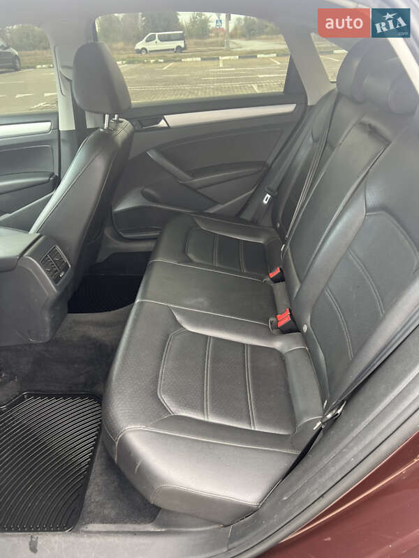 Седан Volkswagen Passat 2013 в Киеве