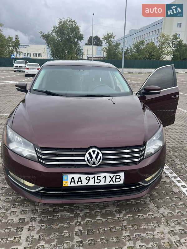 Седан Volkswagen Passat 2013 в Киеве